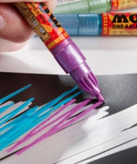 Molotow, One4All, punta 2 mm. Metallic Black 223